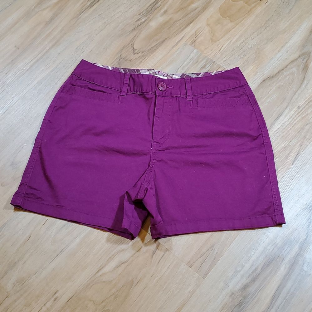 ☔️🔺️St. John's Bay Raspberry Shorts Size 6 - Picture 2 of 8